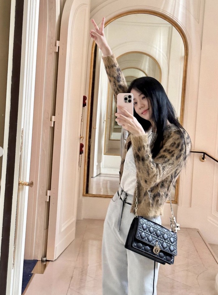 Jisoo 'BLACKPINK' Makan Enak di Paris hingga Los Angeles, Intip Momennya! Jisoo 'BLACKPINK' Makan Enak di Paris hingga Los Angeles, Intip Momennya!