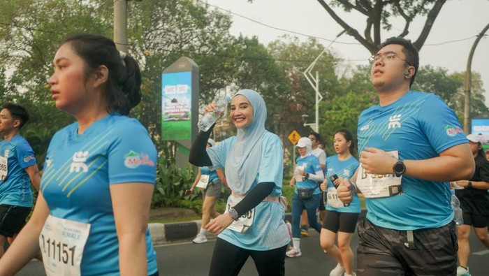 Para peserta Jakarta Marathon mengapresiasi standar pelaksanaan yang berkualitas, terutama menyangkut penyediaan water station yang sangat memadai baik dari sisi jumlah maupun kualitas air mineral yang dipilihnya.