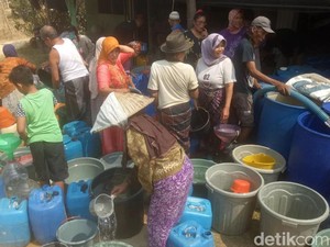 49 Desa di 13 Kecamatan Lamongan Kekeringan, Warga Berebut Air Bersih