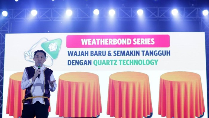 Kenalkan Cat Eksterior Anti Cuaca Ekstrem Tropis Melihat kompleksnya persoalan yang dijumpai pada eksterior bangunan di Indonesia, Nippon Paint mengenalkan produk inovatif: Weatherbond Max sebagai rangkaian dari Weatherbond Series dengan Quartz Technology yang terbaik di kelasnya untuk tembok eksterior iklim ekstrem tropis.