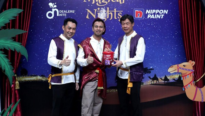 Kenalkan Cat Eksterior Anti Cuaca Ekstrem Tropis Melihat kompleksnya persoalan yang dijumpai pada eksterior bangunan di Indonesia, Nippon Paint mengenalkan produk inovatif: Weatherbond Max sebagai rangkaian dari Weatherbond Series dengan Quartz Technology yang terbaik di kelasnya untuk tembok eksterior iklim ekstrem tropis.