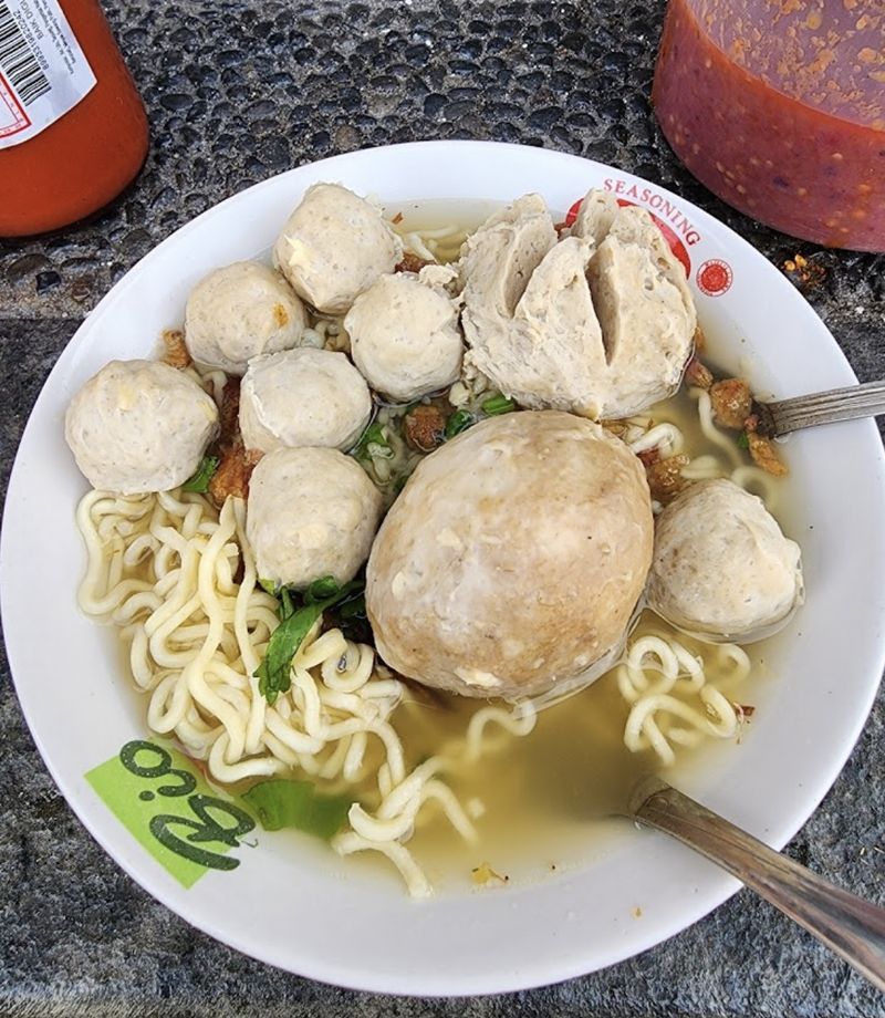 Mantul! 5 Bakso Gerobakan Rp 20 Ribuan Buat Makan Siang Hemat