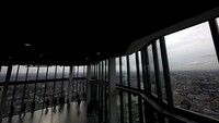 22 Bishopsgate, juga dikenal sebagai Twentytwo, adalah gedung pencakar langit komersial di London, Inggris.  