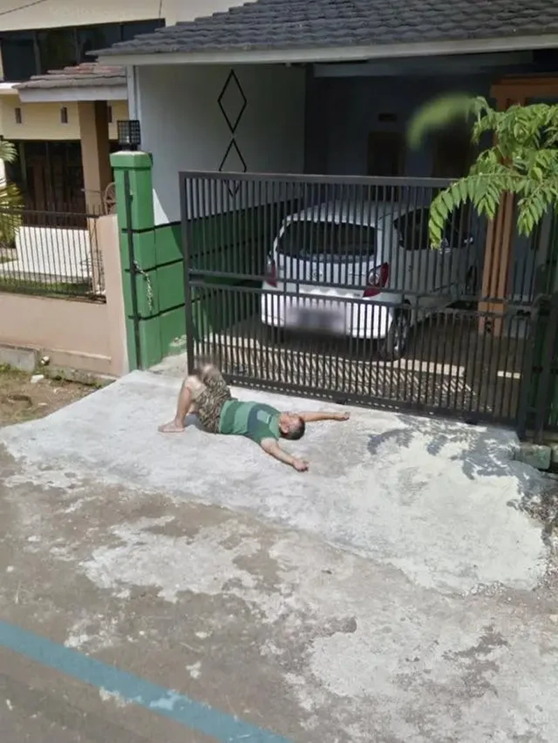 Momen Aneh Google Street View