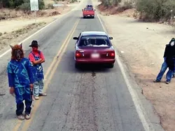 Momen Aneh yang Terekam Mobil Google