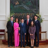 Meski gelar pangerannya dicabut, Nikolai dan ketiga saudaranya akan dikenal sebagai Count of Monpezat atau Countess of Monzepat. Nikolai akan tetap berada di posisi dalam urutan tujuh hingga sepuluh suksesi kerajaan dalam takhta kerajaan.  Foto: Instagram @nikolaitildanmark