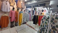 Berdasarkan catatan detikcom, nilai tukar rupiah pekan ini telah mengalami penguatan. Pada hari ini, Reuters mencatatkan dolar AS berada pada level Rp 15.847 pada pukul 9.15 WIB. Sementara, Bloomberg mencatat dolar AS berada pada level Rp 15.878. Dolar AS melemah sebanyak 0,35%. Berdasarkan data RTI, dolar AS berada pada level Rp 15.877. Dolar AS melemah Rp 72 atau sebanyak 0,45%. Dolar melemah dibandingkan pada Senin kemarin yang ditutup nyaris menyentuh level Rp 16.000, tepatnya di Rp 15.930.  