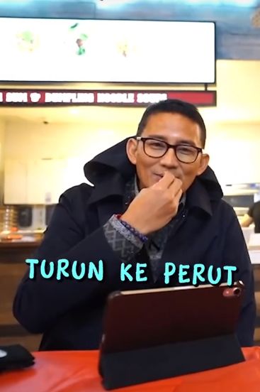 Aksi Sandiaga hingga Ganjar Pranowo yang Eksis Jadi Foodies
