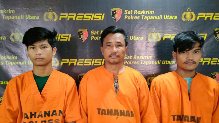 Pelaku penambang batu gunung di Taput saat ditangkap. (Istimewa)