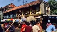 Pasar yang sudah berusia ratusan tahun ini, nampak tidak lekang oleh waktu. Aktivitas perdangang seakan tidak pernah sepi.