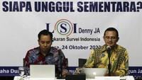 Hasil survei LSI Denny JA juga mengungkapkan jika Pilpres dilakukan saat hari survei dilakukan, Prabowo-Gibran dan Ganjar-Mahfud, masuk ke putaran kedua. Dalam putaran kedua, jika pilpres dilakukan saat survei dilaksanakan, Prabowo-Gibran kalahkan Ganjar-Mahfud cukup telak. Selisih elektabilitas dua pasangan ini mencapai 8.1 persen. Prabowo-Gibran berada di angka 52.5 persen, sedangkan Ganjar-Mahfud berada di angka 44.4 persen.  