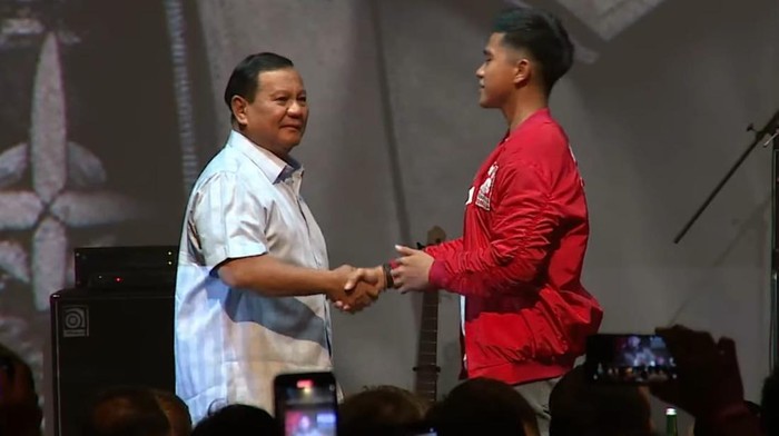 Prabowo Subianto dan Kaesang Pangarep di deklarasi PSI.