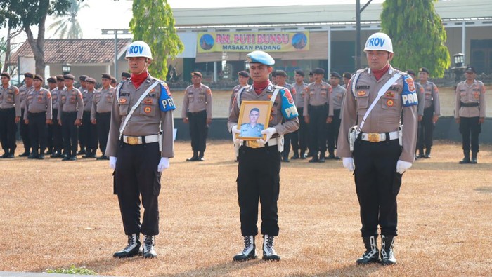 PTDH anggota Polres Lampung Timur yang terlibat pencurian motor.