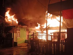 1 Rumah dan 20 Kamar Kos di Nabire Hangus Terbakar, Polisi Selidiki