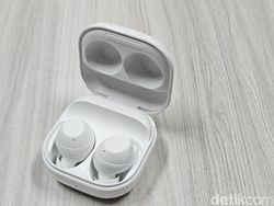 Unboxing Samsung Galaxy Buds FE, TWS Rp 1 Jutaan Punya Peredam Bising