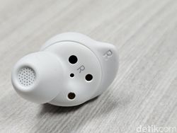 Unboxing Samsung Galaxy Buds FE, TWS Rp 1 Jutaan Punya Peredam Bising