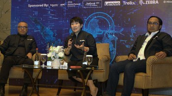 (Kiri-kanan) Hans Tanit, Country Manager Trellix, Mulia Dewi Karnadi, Country Chief Executive Indonesia, Ingram Micro, dan Rio Rinaldi, Head of Cyber Security Ingram Micro Indonesia saat event Security Day 2023 di Jakarta, Selasa (24/10/2023).  