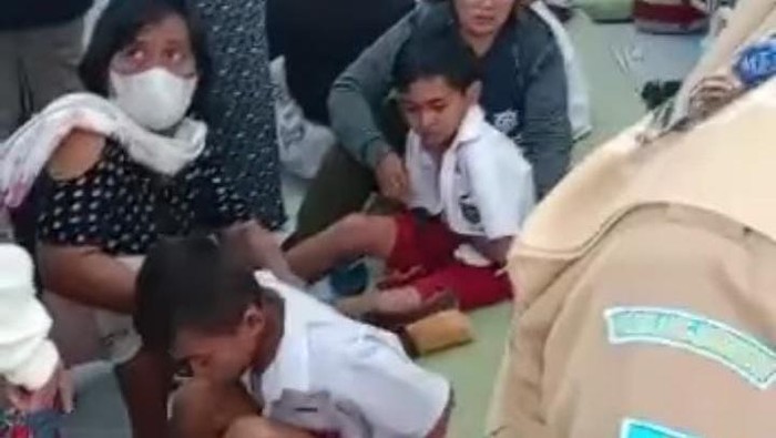 Siswa SD di Bolaang Mongondow (Bolmong), Sulawesi Utara (Sulut), dilarikan ke puskesmas karena diduga keracunan