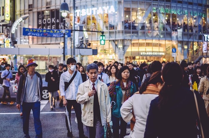 Penduduk Kota Tokyo.