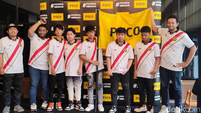 Free Fire World Series (FFWS) 2023 akan segera bergulir pada bulan November mendatang. Salah satu wakil Indonesia, yakni Poco Star, menyampaikan kepercayaan dirinya untuk mendongkel dominasi Thailand, yang katanya tim Free Fire terkuat.
