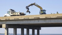 Kepolisian Negara Bagian Louisiana dalam pernyataannya menyebut keberadaan kabut super itu memicu tabrakan beruntun yang terjadi secara besar-besaran di ruas jalan Interstate 55, yang berjarak 48 kilometer di luar kota New Orleans, Louisiana, pada Senin (23/10) waktu setempat.  