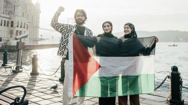 Aeril Zafrel, bintang Malaysia yang jual mobil mewahnya untuk didonasikan bagi anak-anak di Palestina.