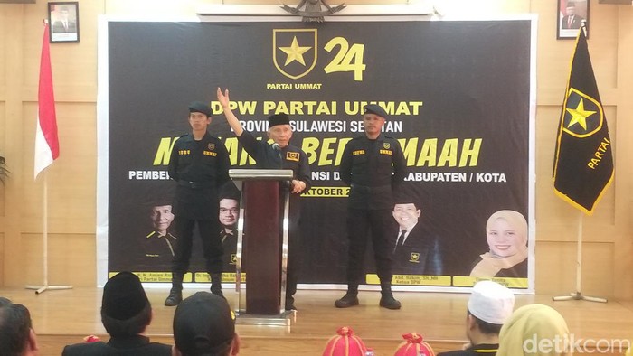 Amin Rais menghadiri pembekalan caleg Partai Ummat di Makassar, Sulsel.