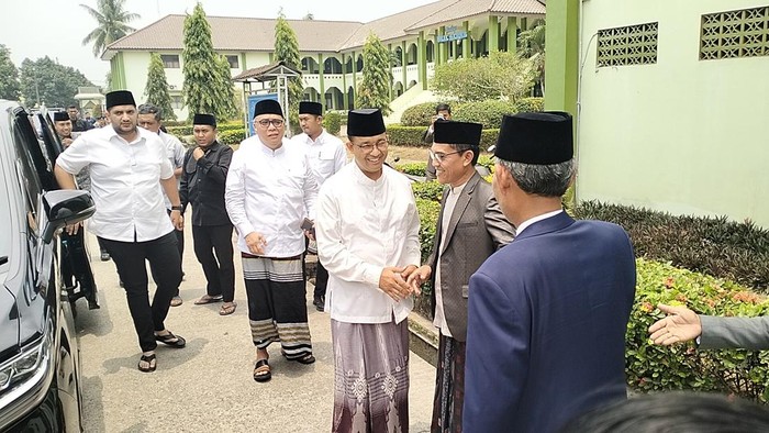Anies Baswedan mengunjungi ponpes di Kabupaten Tangerang (Bahtiar/detikcom)