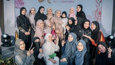 7 Foto Pengajian Aurel Hermansyah Jelang Lahiran, Aaliyah Manglingi Berhijab