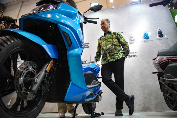Menperin Agus Gumiwang Kartasasmita membuka Indonesia Motorcycle Show (IMOS+) 2023 di ICE BSD City, Tangerang, Banten, Rabu (25/10/2023).