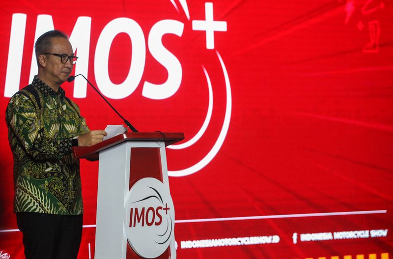 Menperin Agus Gumiwang Kartasasmita membuka Indonesia Motorcycle Show (IMOS+) 2023 di ICE BSD City, Tangerang, Banten, Rabu (25/10/2023).
