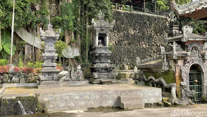 Bukan Air Biasa, Konon Tirta Gangga Memiliki Aliran Air dari Sungai Gangga Salah satu destinasi bersejarah di Bali dengan desain bangunan yang estetik adalah Tirta Gagga. Taman air yang dulunya tempat rekreasi anggota Kerajaan Karangasem ternyata memiliki cerita unik di dalamnya.