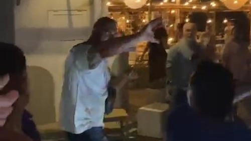 Video turis warga negara asing (WNA) dipukuli ramai di media sosial, sejak Selasa (24/10/2023).