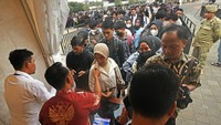 Disnakertrans Provinsi Banten bekerjasama dengan 54 perusahaan menggelar bursa kerja hingga tanggal 26 Oktober 2023.  