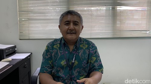 Dokter Forensik RSUP Prof. Dr. I.G.N.G Ngoerah, Denpasar, Ida Bagus Putu Alit saat ditemui pada Rabu (25/10/2023) di kantornya. (Siti Mu’amalah)