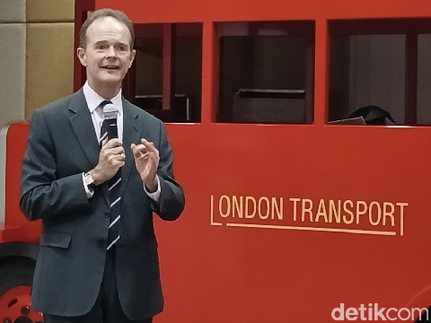 Dubes Inggris untuk Indonesia dan Timor Leste Dominic Jermey CVO, OBE