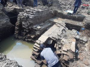 Temuan Situs Patirtan Era Kerajaan di Areal Bandara Kediri