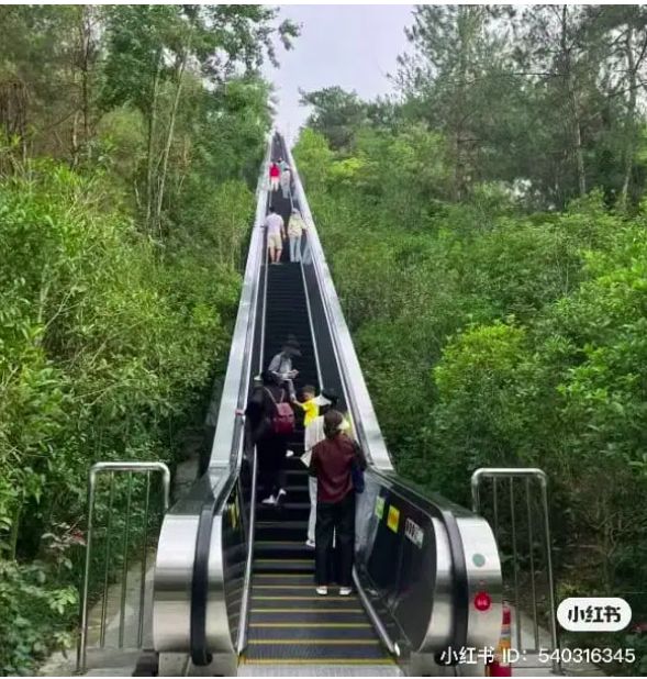 Eskalator di Gunung Tianyu China