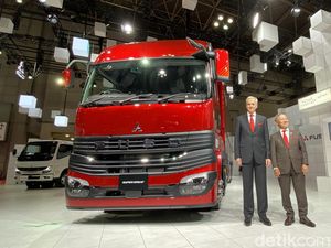 Fuso Rilis Truk Bongsor Terbaru: Panjang Nyaris 12 Meter, Punya Fitur Anti Blind Spot
