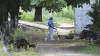 Dalam serangan pada Senin (23/10) waktu setempat tersebut, para penyerang tak dikenal menargetkan sebuah patroli keamanan di kota Coyuca de Benitez di negara bagian Guerrero, kata jaksa Alejandro Hernandez, dikutip kantor berita AFP, Selasa (24/10/2023). (AP Photo/Bernardino Hernandez)  