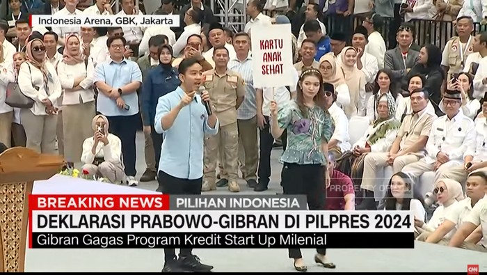 Gibran Rakabuming ajak Selvi Ananda naik ke atas panggung