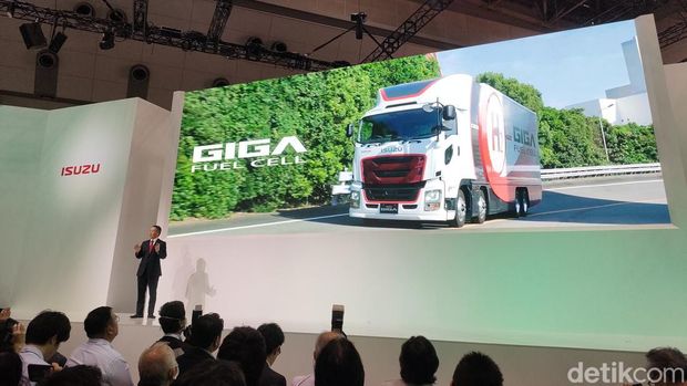 Isuzu GIGA Fuel Cell resmi diperkenalkan di Japan Mobility Show (JMS) 2023.