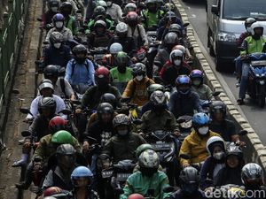 Diusulkan Naik, Apa Saja Pajak yang Dibebankan pada Motor Bensin?