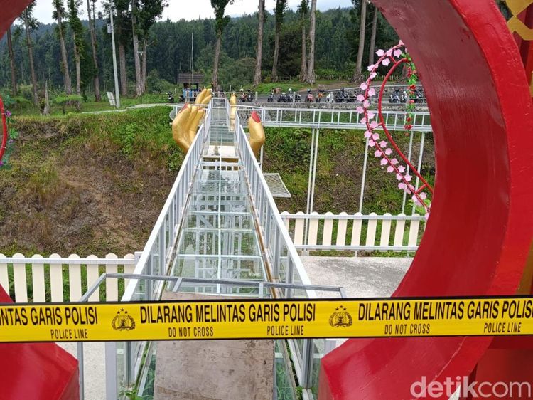 Potret TKP Jembatan Kaca The Geong Banyumas Pecah Tewaskan Wisatawan
