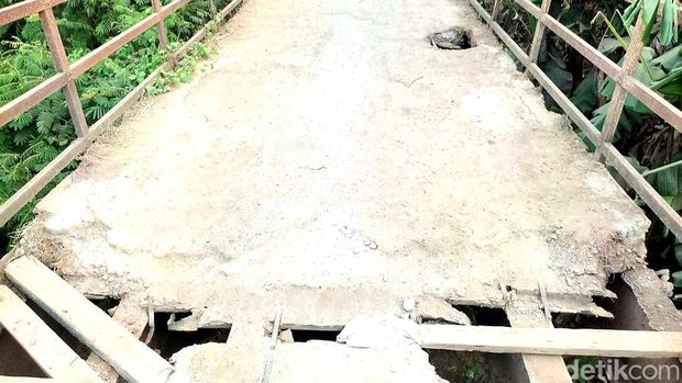 Jembatan Kalenkapal, Karawang