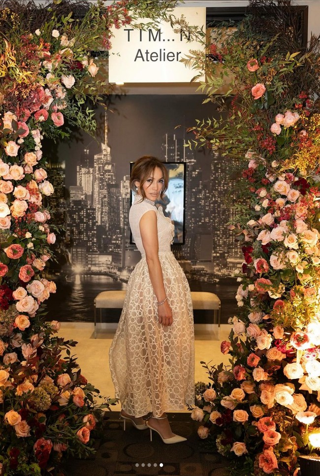 Koleksi lingerie Jennifer Lopez dinamai This Is Me sama dengan nama album terbarunya yang akan dirilis pada November 2023. Album musik tersebut menjadi istimewa karena jadi yang pertama setelah terakhir Jlo merilis album pada 2014. Foto: Dok. Instagram @intimissimiofficial