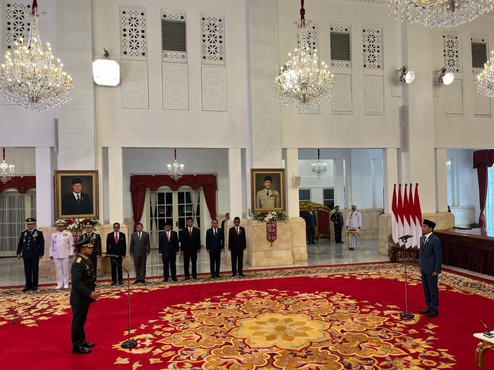 Jokowi Resmi Lantik Agus Subiyanto Resmi Jadi KSAD (Eva/detikcom)