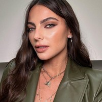 Kelly sendiri dikenal dekat dengan dunia balap mobil karena bekerja sebagai PR motosport dan kreator konten untuk Formula-E sejak 2015. Kepada situs e-racing, wanita cantik itu mengaku bertanggung jawab untuk Instagram, Twitter, dan Snapchat. Foto: Instagram