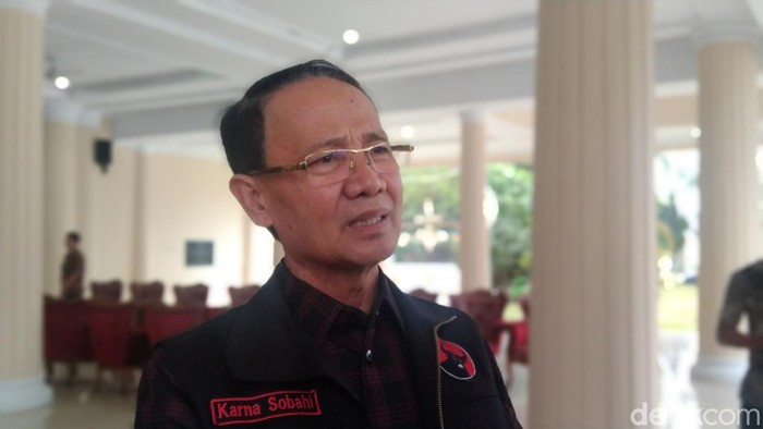 Ketua PDIP Majalengka Karna Sobahi.