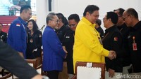 Senyum para ketum parpol Koalisi Indonesia Maju usai berkas pendaftaran Prabowo-Gibran dinyatakan lengkap oleh KPU.  